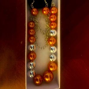 Gorgeous Orange & Silver Necklace & Earring Set
